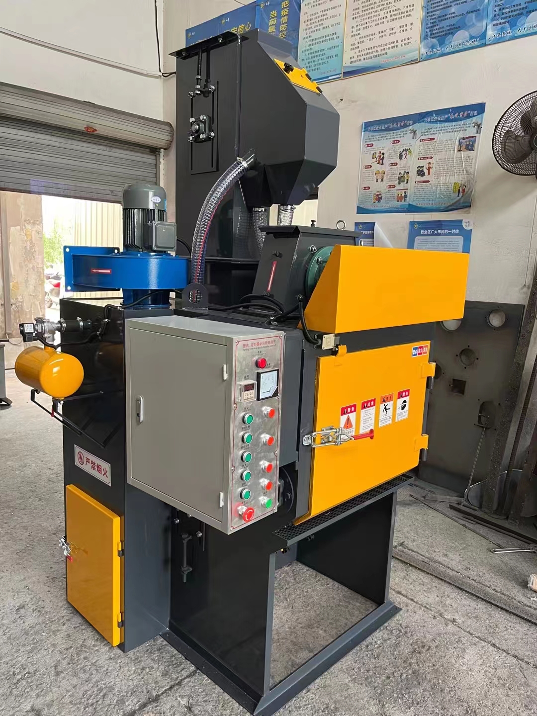 Q324履帶式拋丸機